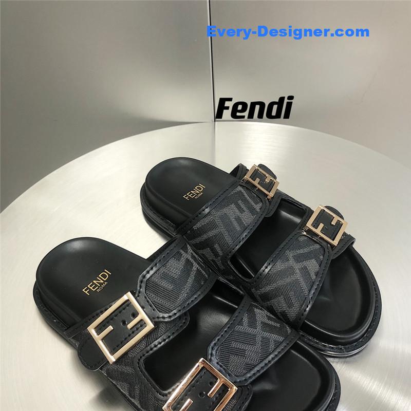 F**di feel presbyopic slippers