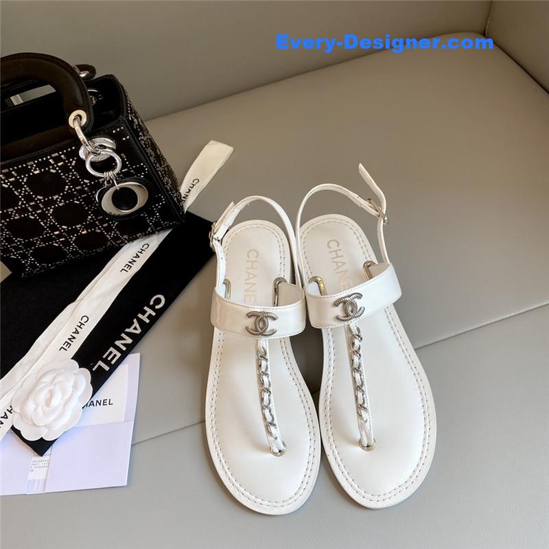 CC logo chain sandals