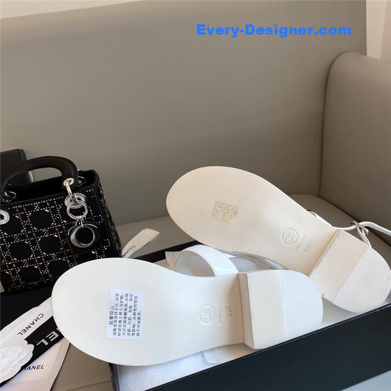 CC logo chain sandals