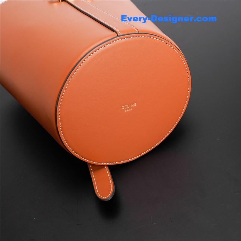 Ce1i*e triomphe bucket bag