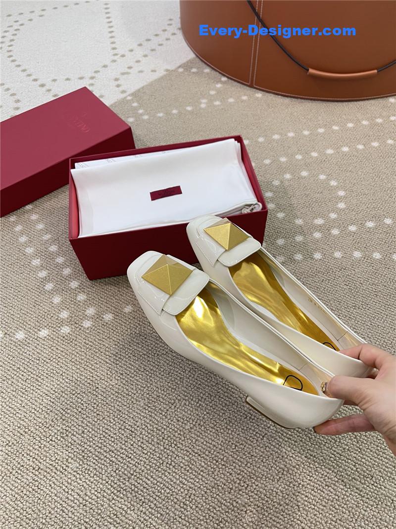 Va1e*ntin0 ballet flats in studded patent leather