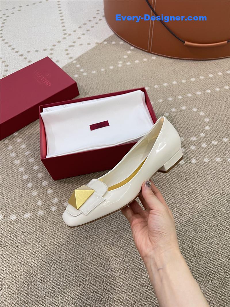Va1e*ntin0 ballet flats in studded patent leather