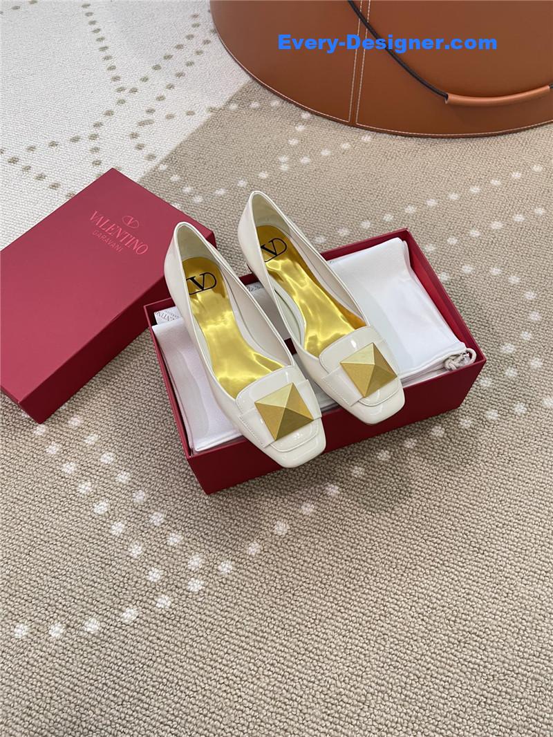 Va1e*ntin0 ballet flats in studded patent leather