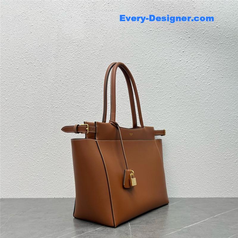 Ce1i*e cabas phantom bag