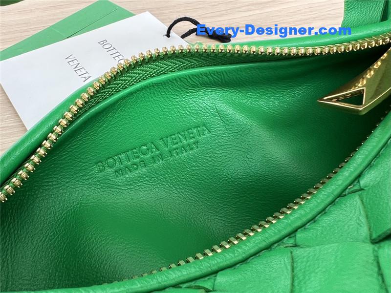 b0tt*ga Ven*ta jodie with chain bag green