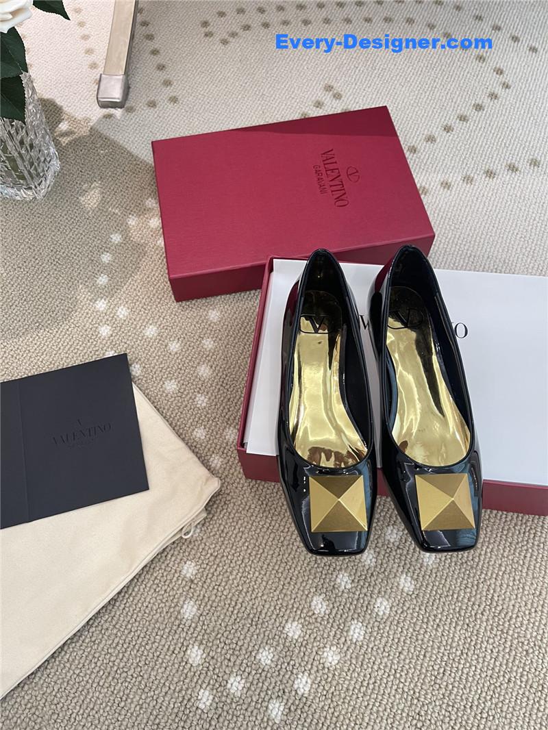 Va1e*ntin0 ballet flats in studded patent leather