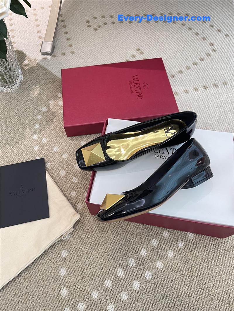 Va1e*ntin0 ballet flats in studded patent leather