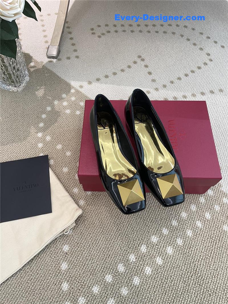 Va1e*ntin0 ballet flats in studded patent leather