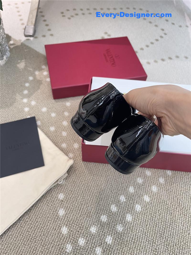 Va1e*ntin0 ballet flats in studded patent leather