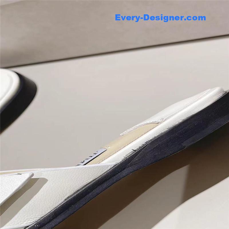 J1m*y Ch00 rhinestone c buckle slides