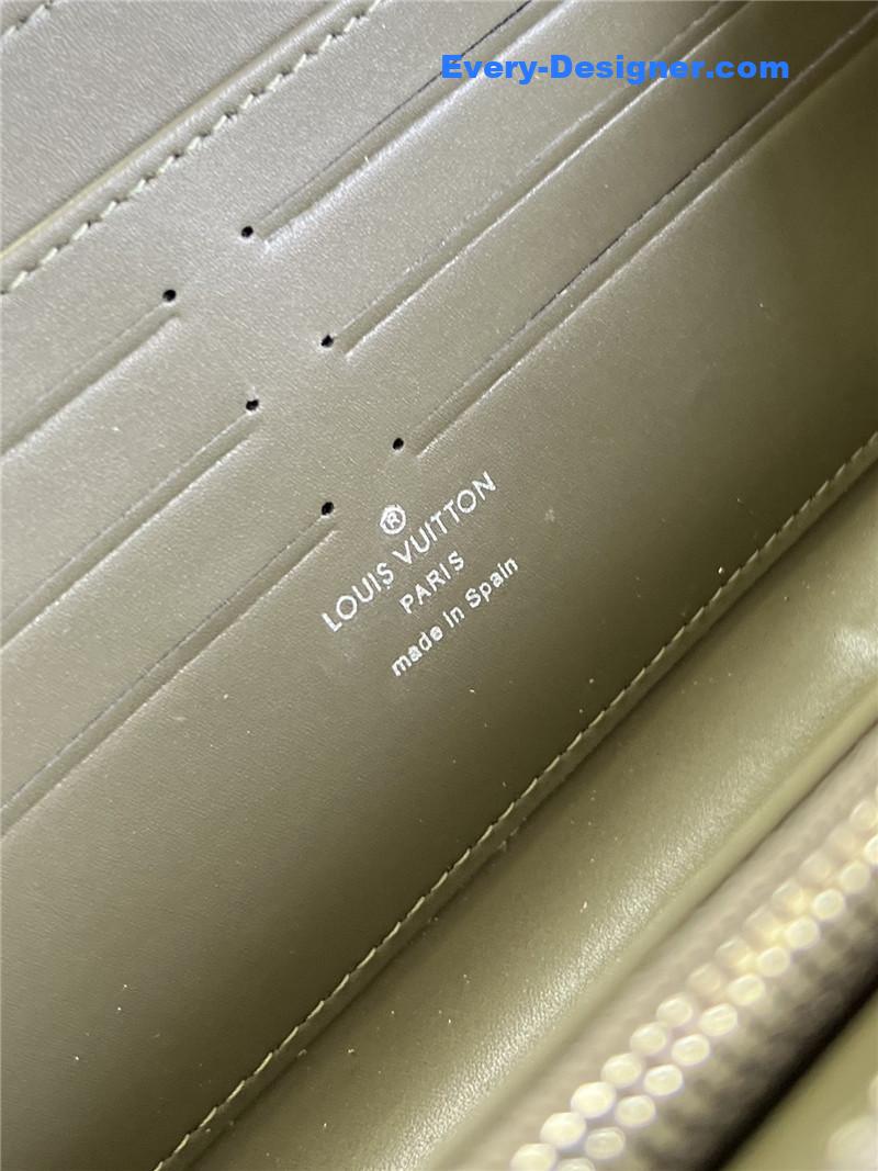 l0vis Vvtt0n lv aerogram long wallet