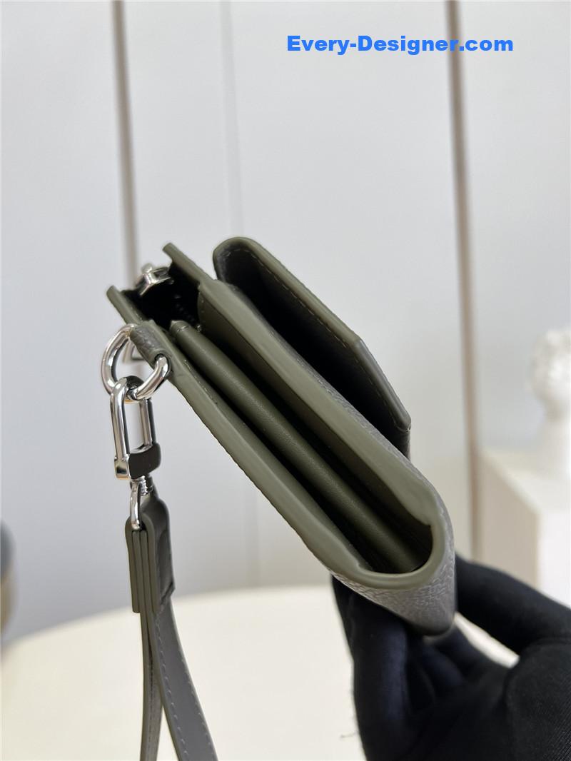 l0vis Vvtt0n lv aerogram long wallet