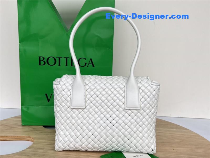 b0tt*ga Ven*ta patti bag