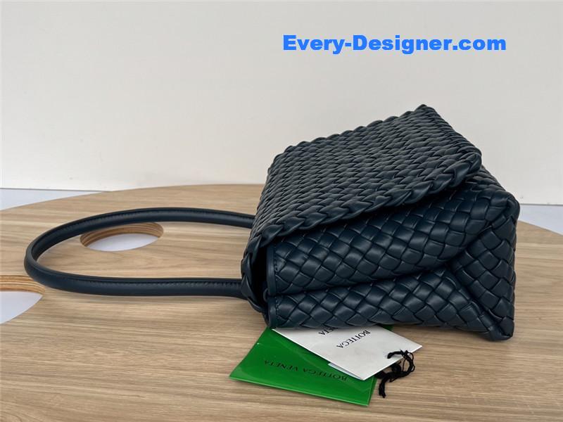 b0tt*ga Ven*ta patti bag