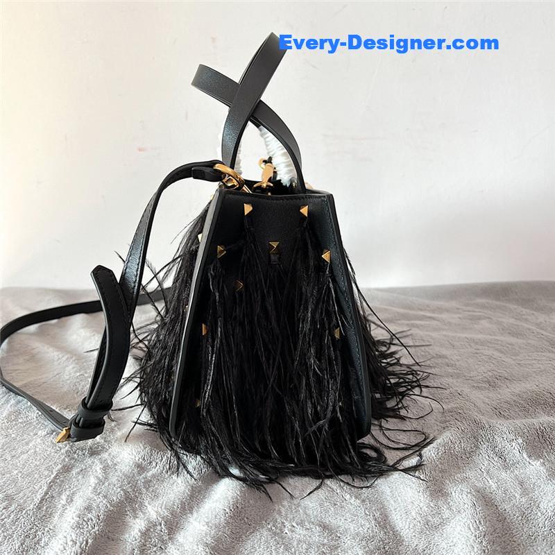 Va1e*ntin0 shoulder tote bag