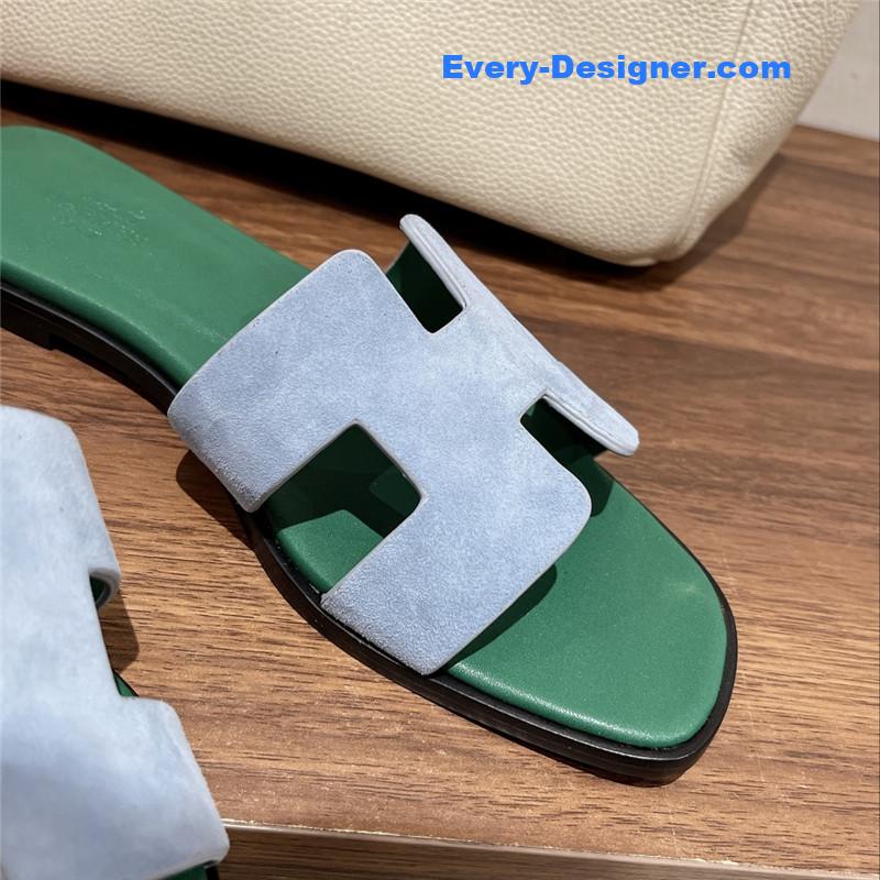 H**me5 h buckle slippers