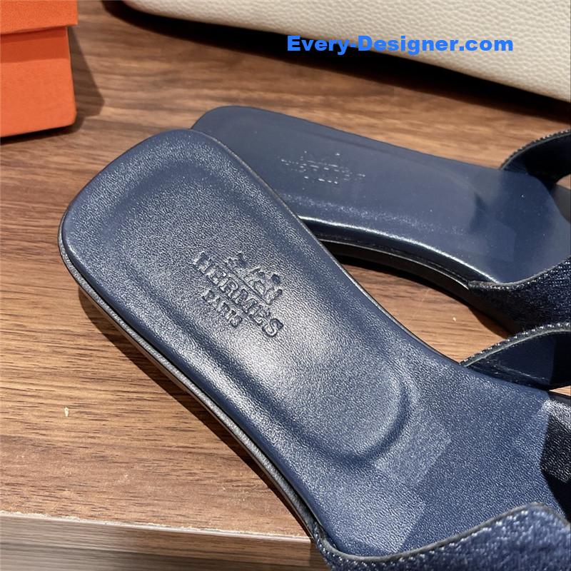 H**me5 h buckle slippers