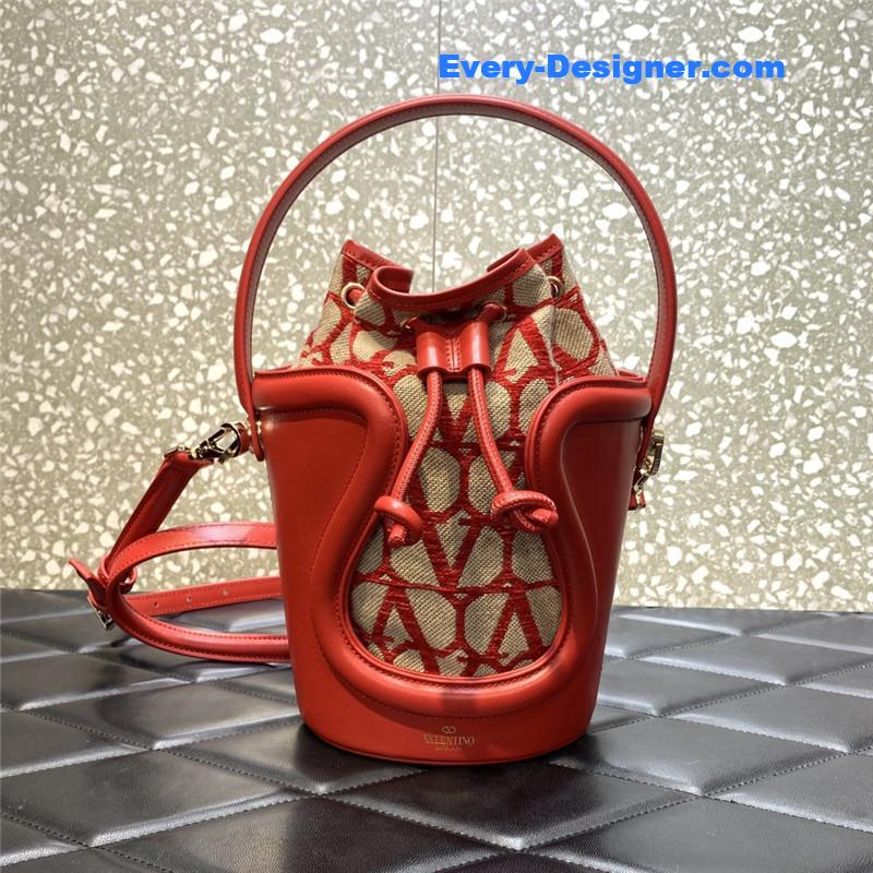 Va1e*ntin0 la cinqui¨¨me bucket bag