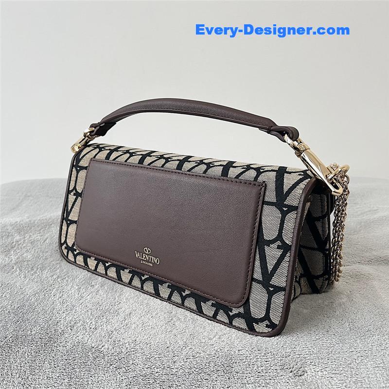 Va1e*ntin0 v logo mini loc¨° bag in calfskin