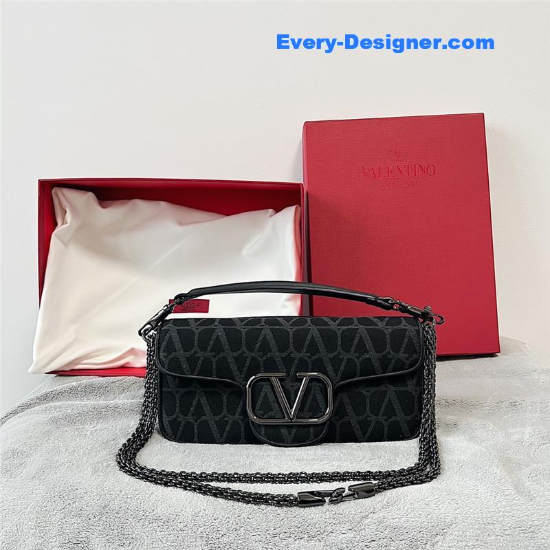 Va1e*ntin0 v logo mini loc¨° bag in calfskin
