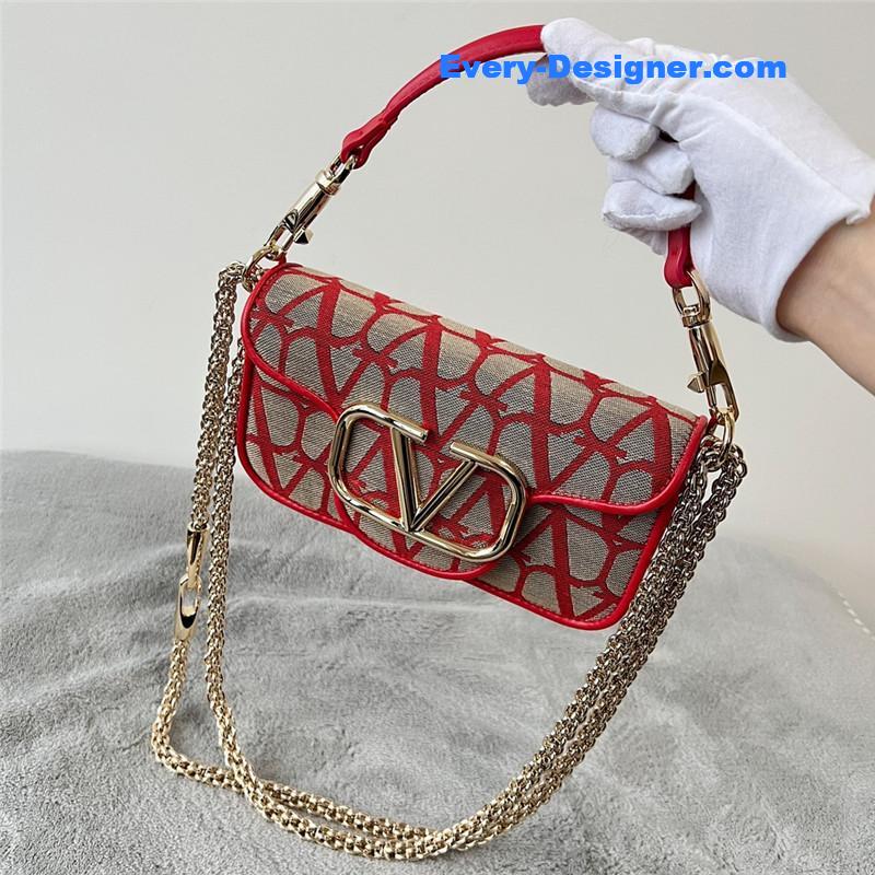 Va1e*ntin0 v logo mini loc¨° bag in calfskin