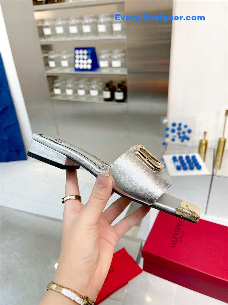 Va1e*ntin0 early spring new leather fabric slippers