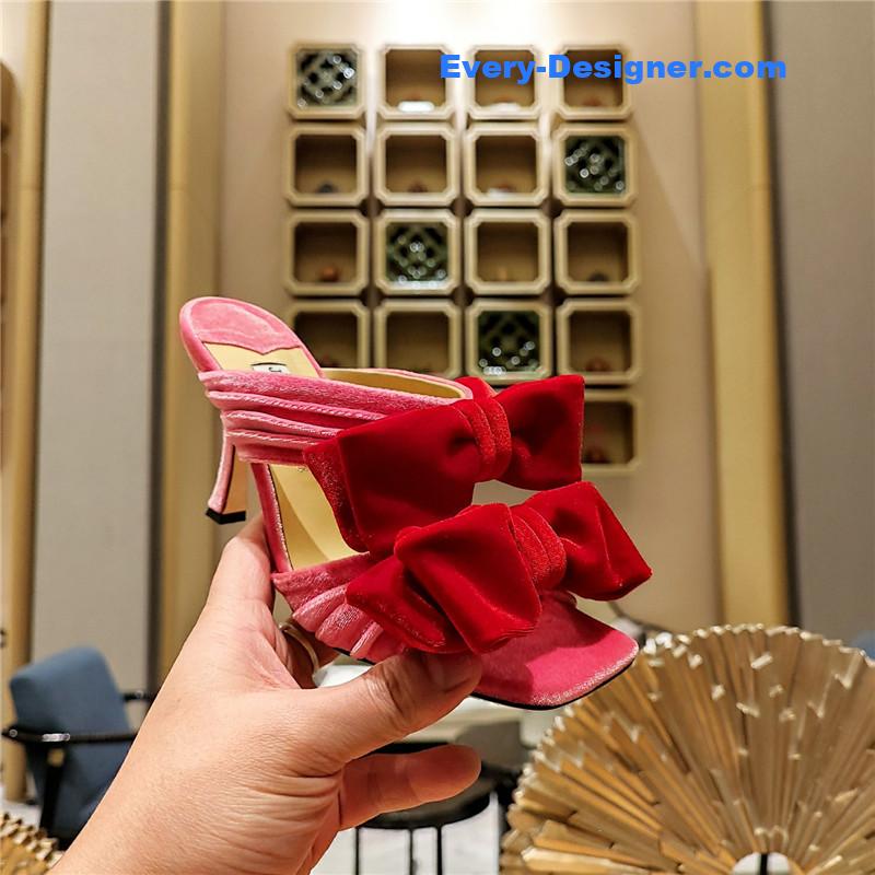 J1m*y Ch00 bow crinkle sandals