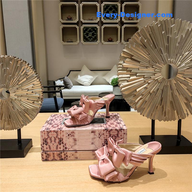 J1m*y Ch00 bow crinkle sandals