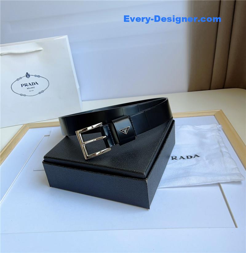 Pra*a enamelled metal triangle logo belt