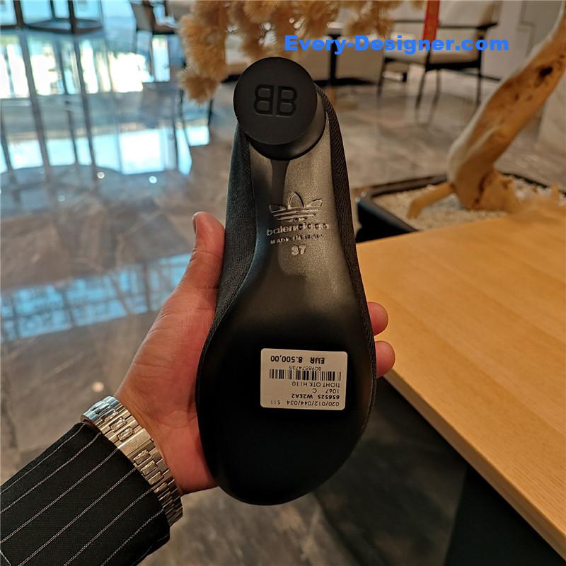 Ba1en*iaga silk stretch booties