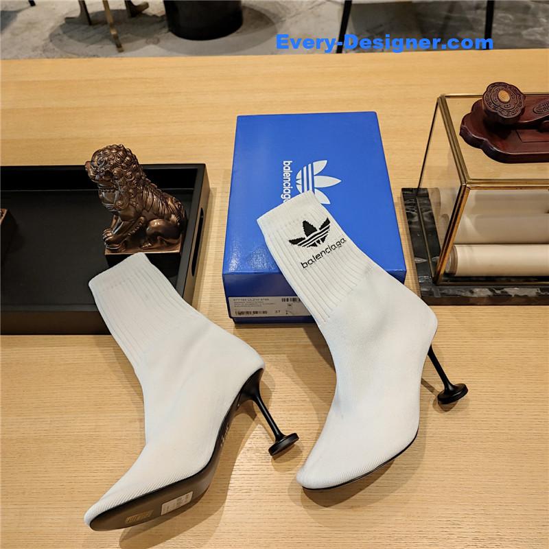 Ba1en*iaga silk stretch booties