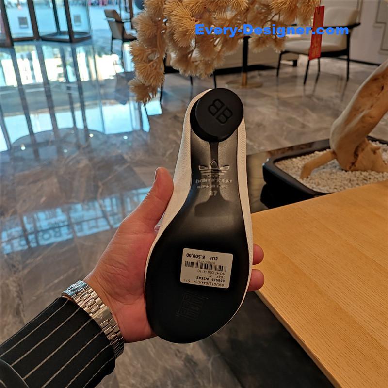 Ba1en*iaga silk stretch booties