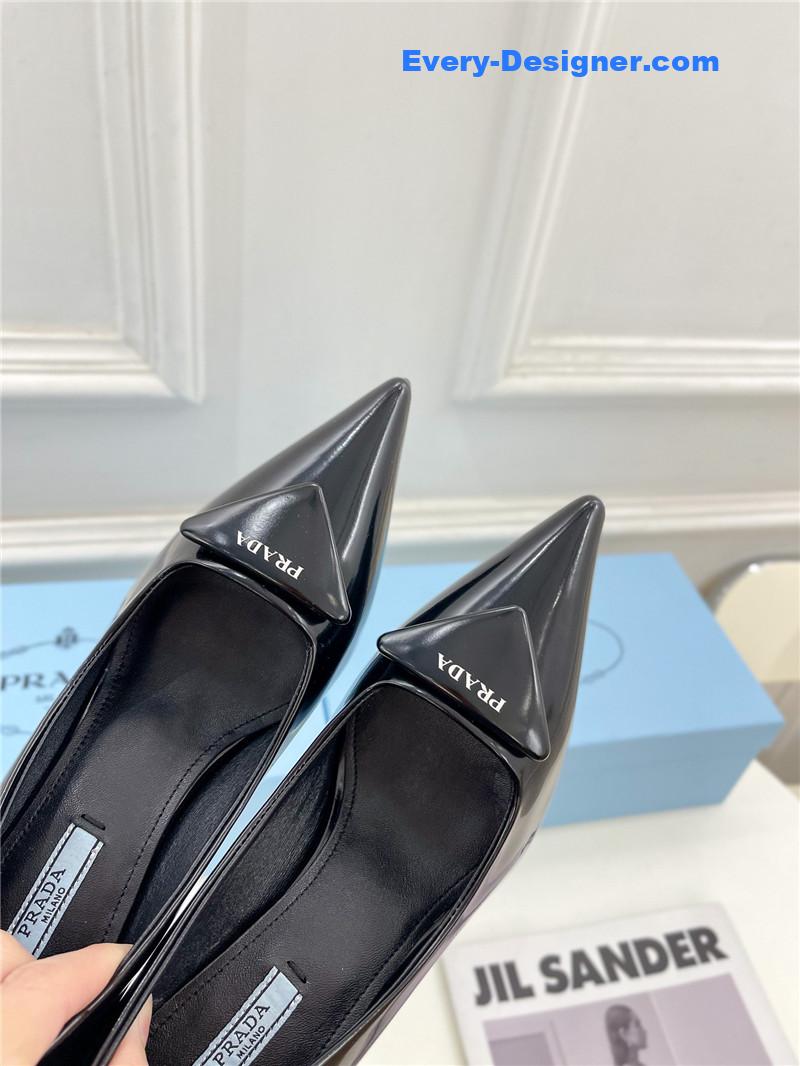 Pra*a counter catwalk pointy sandals