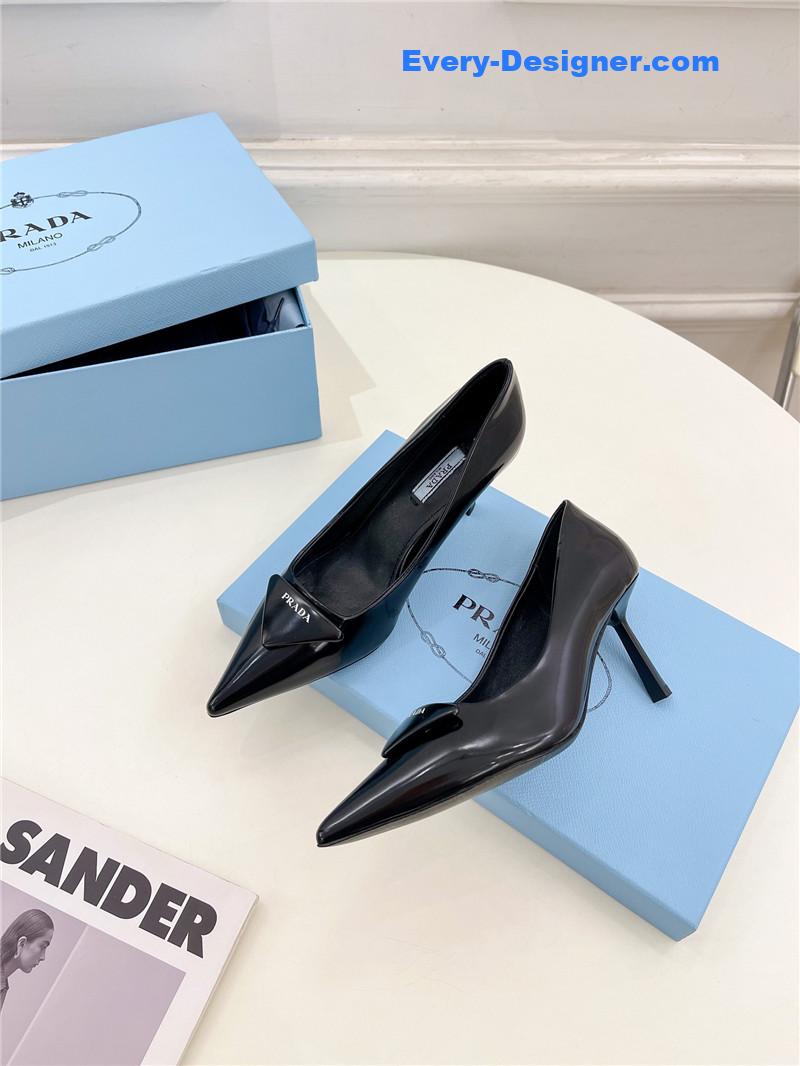 Pra*a counter catwalk pointy sandals