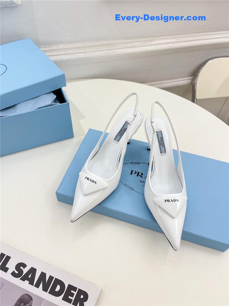 Pra*a counter catwalk pointy sandals