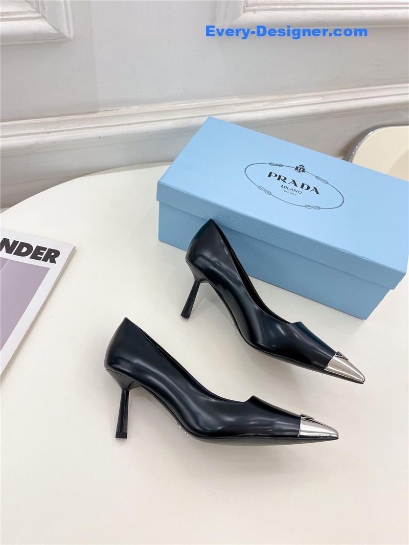 Pra*a counter catwalk pointy sandals