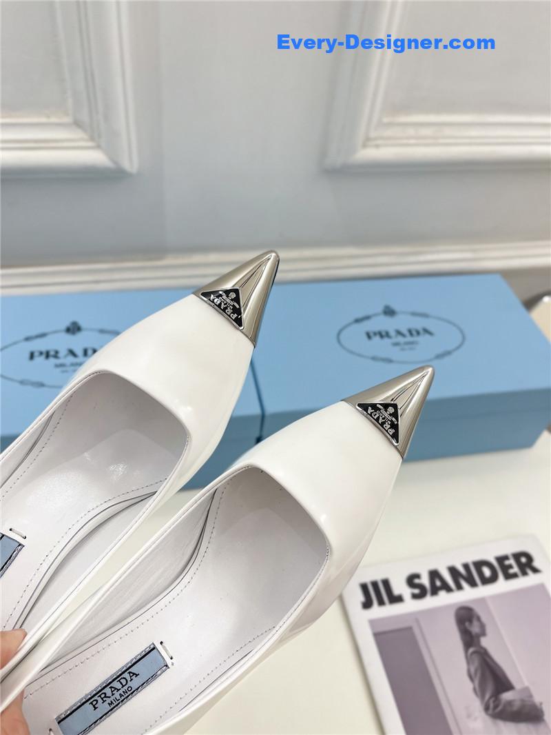 Pra*a counter catwalk pointy sandals