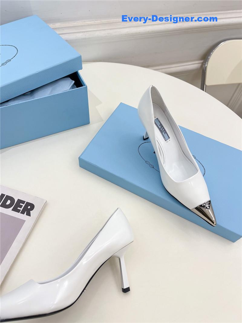 Pra*a counter catwalk pointy sandals