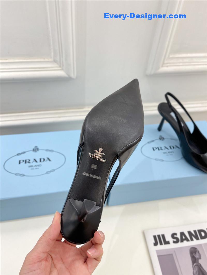 Pra*a counter catwalk pointy sandals