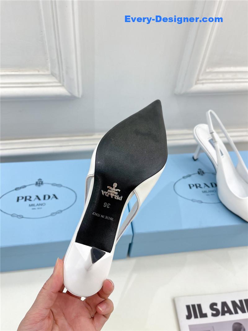 Pra*a counter catwalk pointy sandals