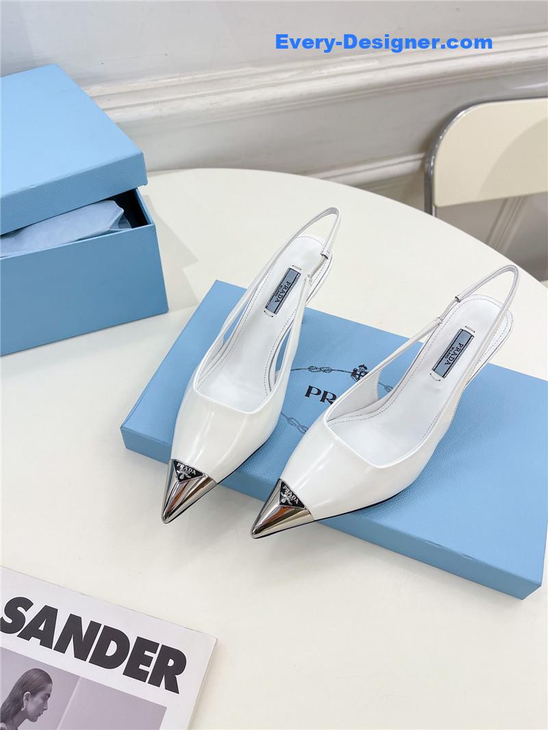 Pra*a counter catwalk pointy sandals