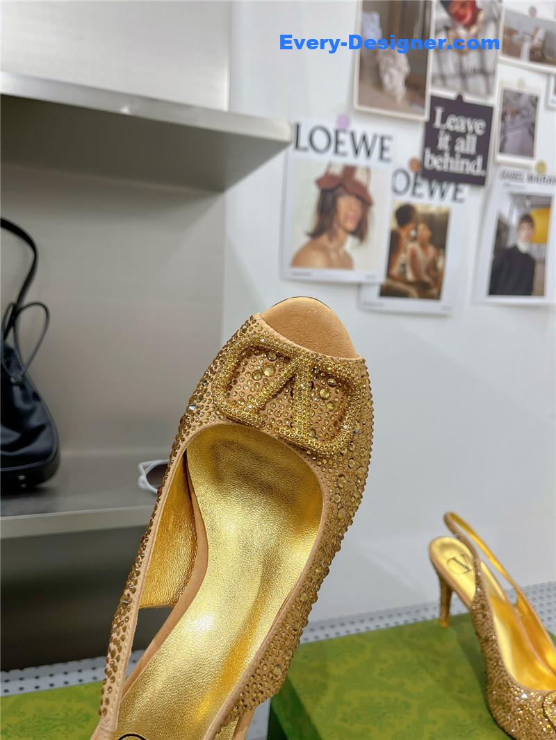 va1e*ntin0 D1am0nd v buckle high heel sandals