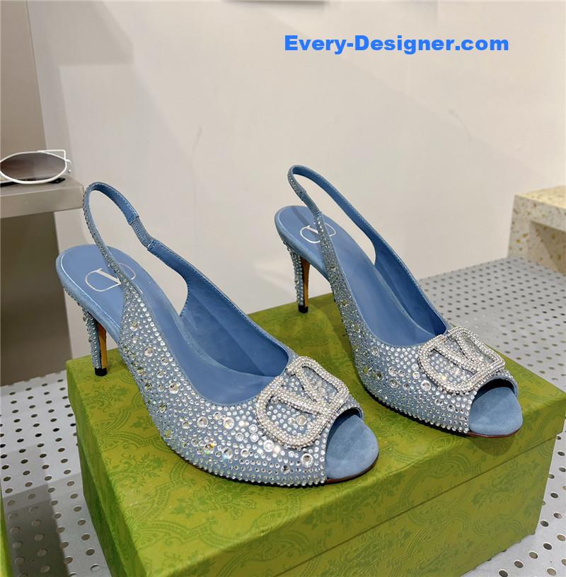 va1e*ntin0 D1am0nd v buckle high heel sandals