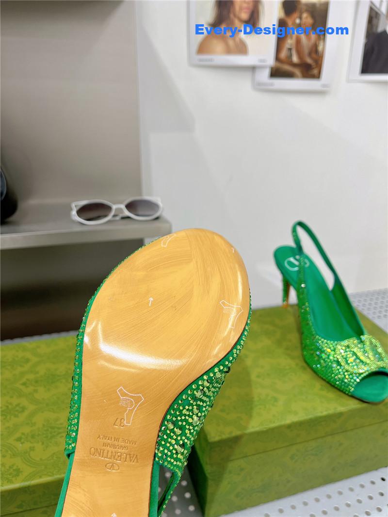 va1e*ntin0 D1am0nd v buckle high heel sandals