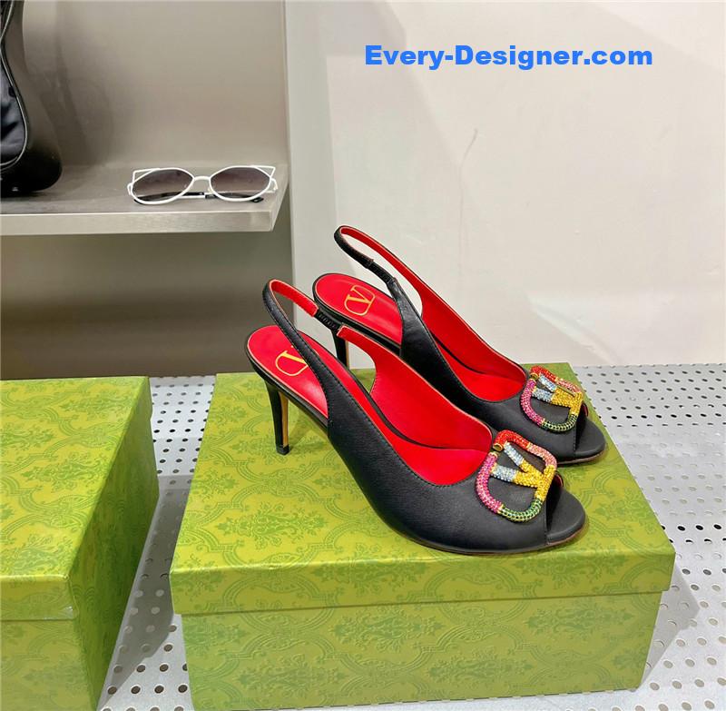 va1e*ntin0 D1am0nd v buckle high heel sandals