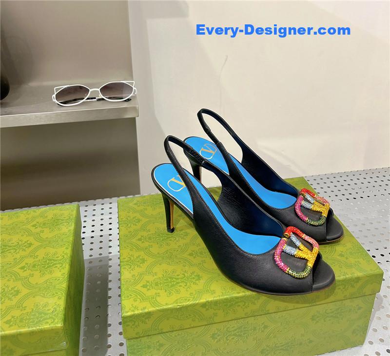 va1e*ntin0 D1am0nd v buckle high heel sandals