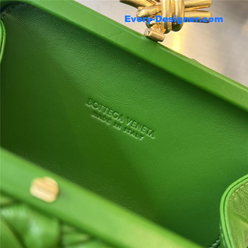 b0tt*ga Ven*ta knot clutch green