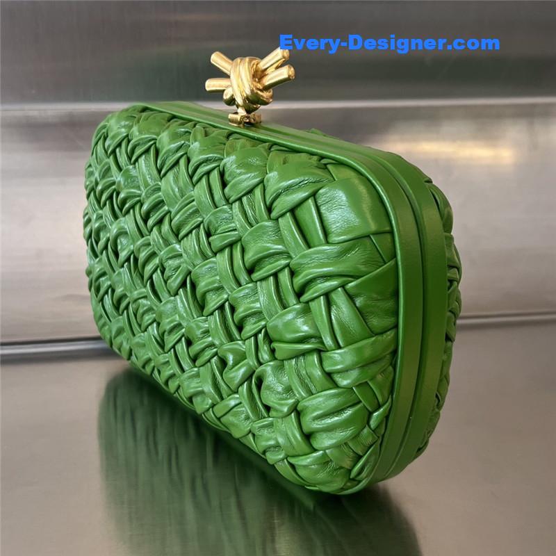 b0tt*ga Ven*ta knot clutch green