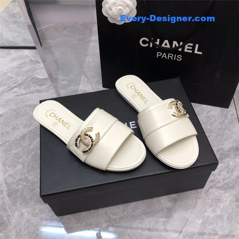 CC double C pearl rhinestone buckle slippers