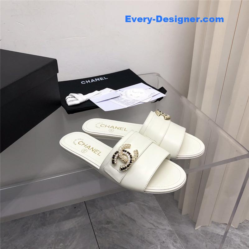 CC double C pearl rhinestone buckle slippers